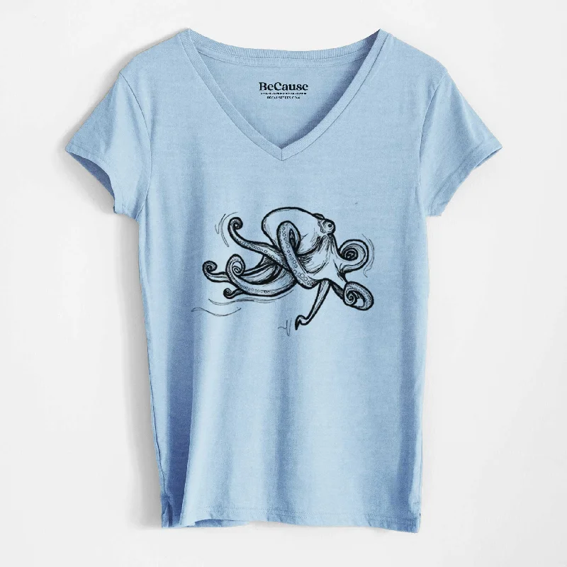 Giant Pacific Octopus - Women's 100% Recycled V-neck