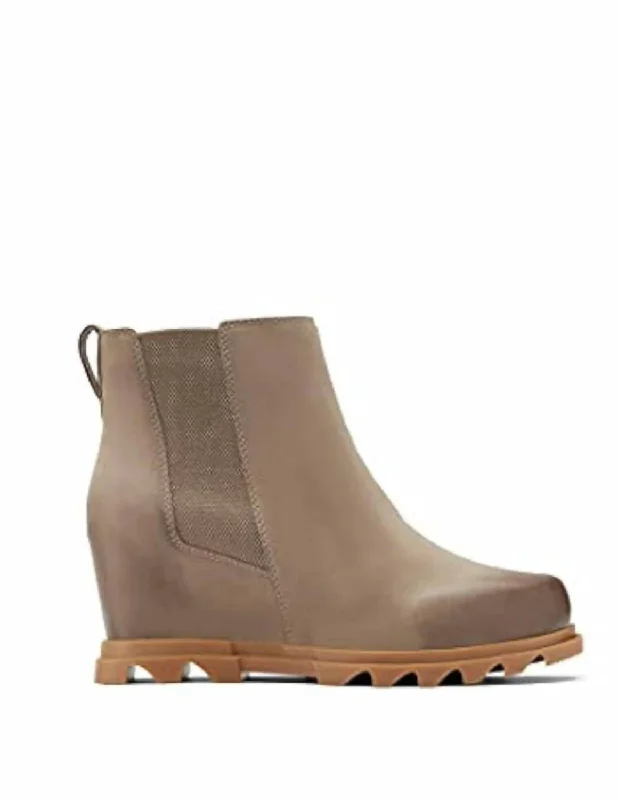 Joan Of Arctic Wedge Iii Chelsea Boots In Omega Taupe, Wet Sand