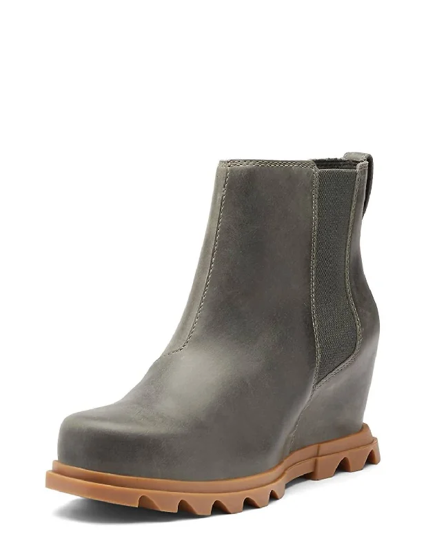 Joan Of Arctic Wedge Iii Chelsea Boots In Quarry, Gum Ii