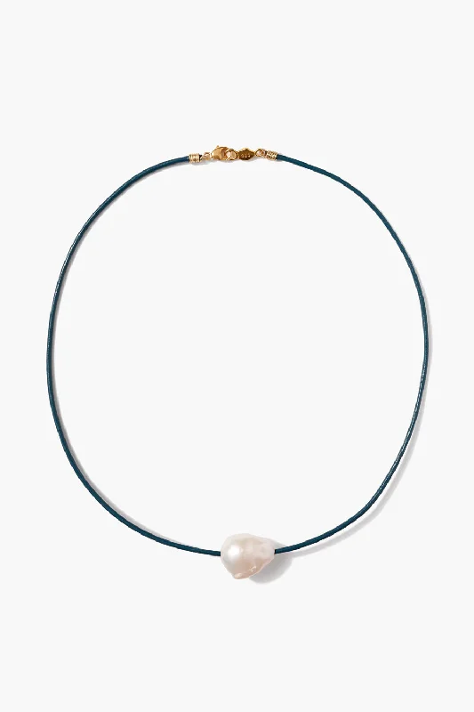 Isla Pearl Necklace Iris Blue