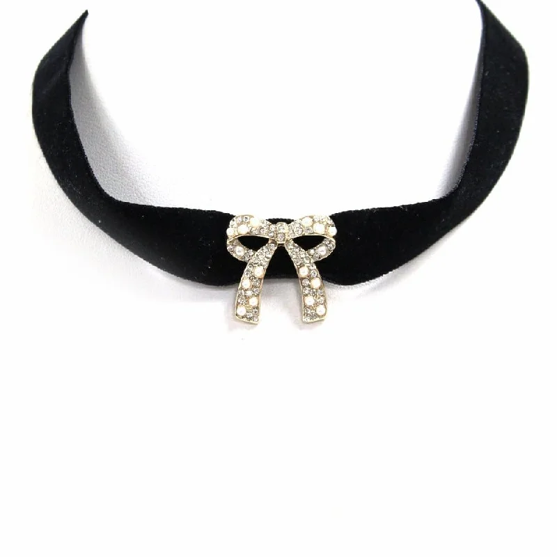 TN9224 Encrusted Bow Choker